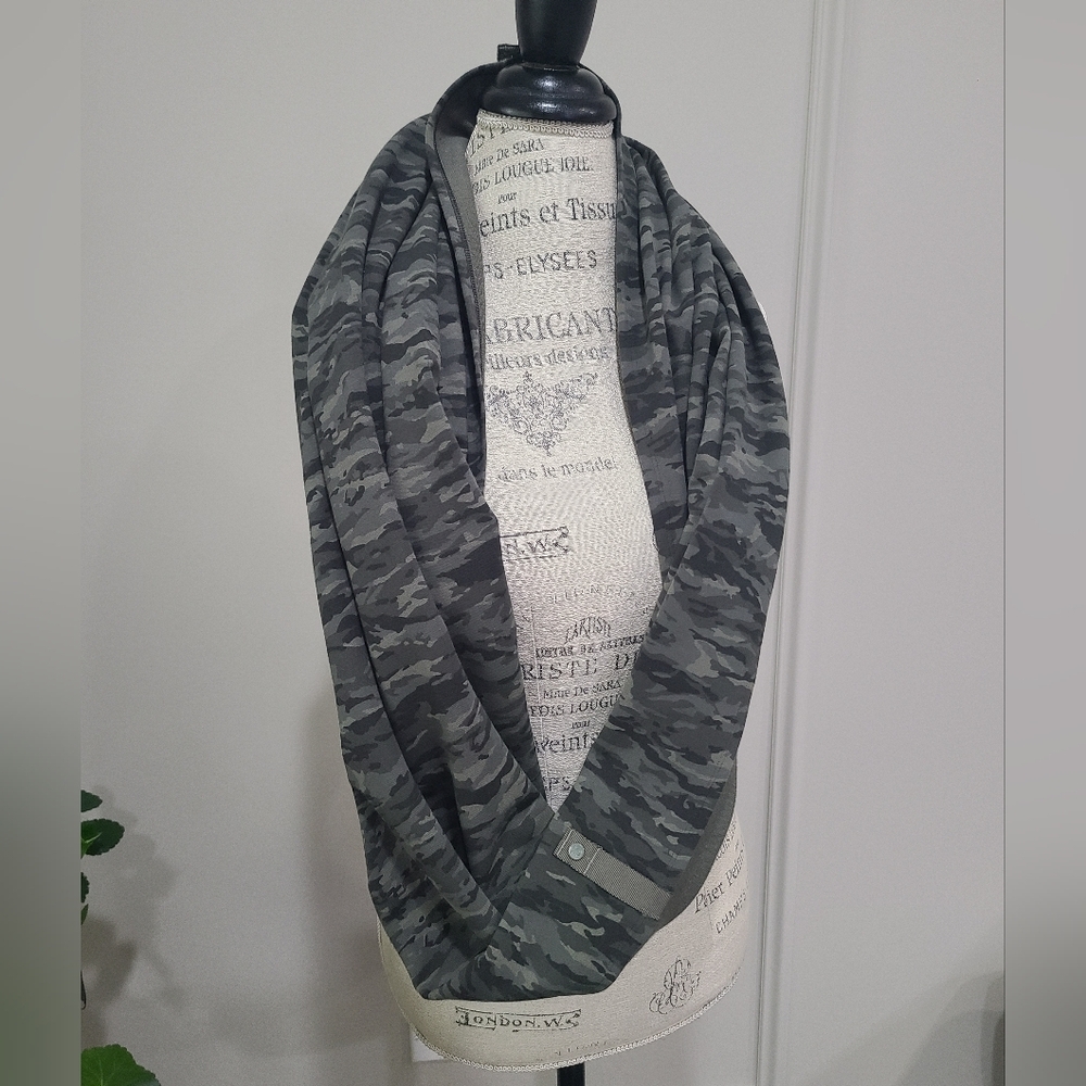 Lululemon Athletica Camouflage Infinity Scarf 60×26 in.